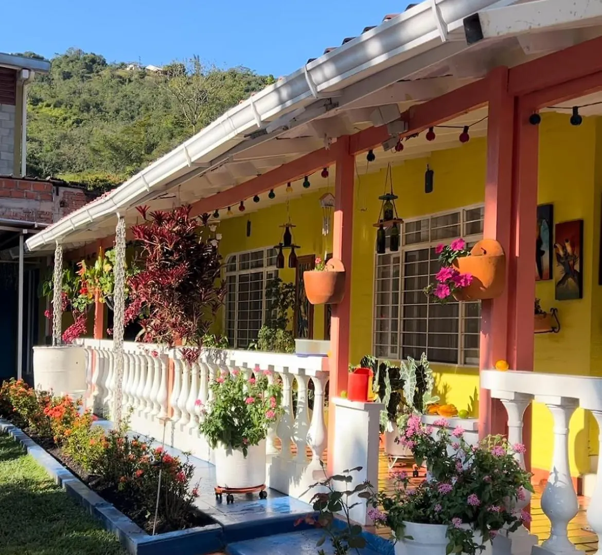 Villa El Rio 칼리 0*,